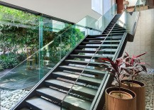 Fabulous-indoor-outdoor-inteplay-shapes-dashing-contemporary-stairs-217x155