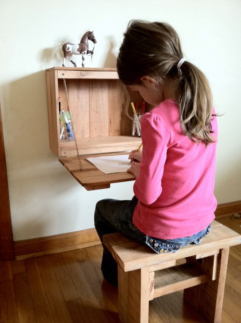 Kids' fold-down desk from Etsy shop Kentucky Reclaimed