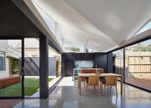 Living-space-between-central-courtyard-and-rear-garden-at-the-Tunnel-House-217x155