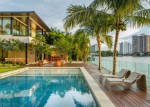 Palm-trees-and-the-charm-of-ocean-create-a-fabulous-backyard-retreat-217x155