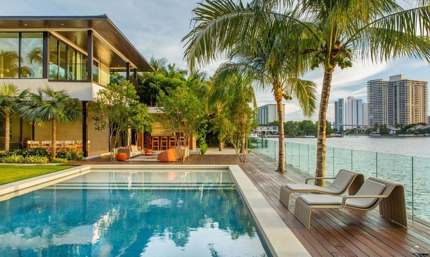 Floating Eaves Residence: Affluent Contemporary Paradise in Miami!
