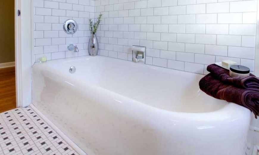 How to Clean a Non-Slip Bathtub