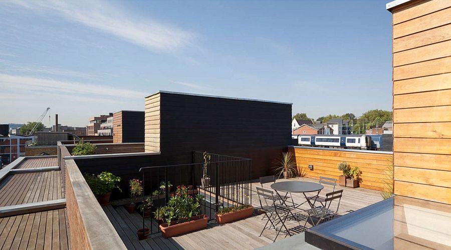 Rooftop garden and terrace of the spacious London home