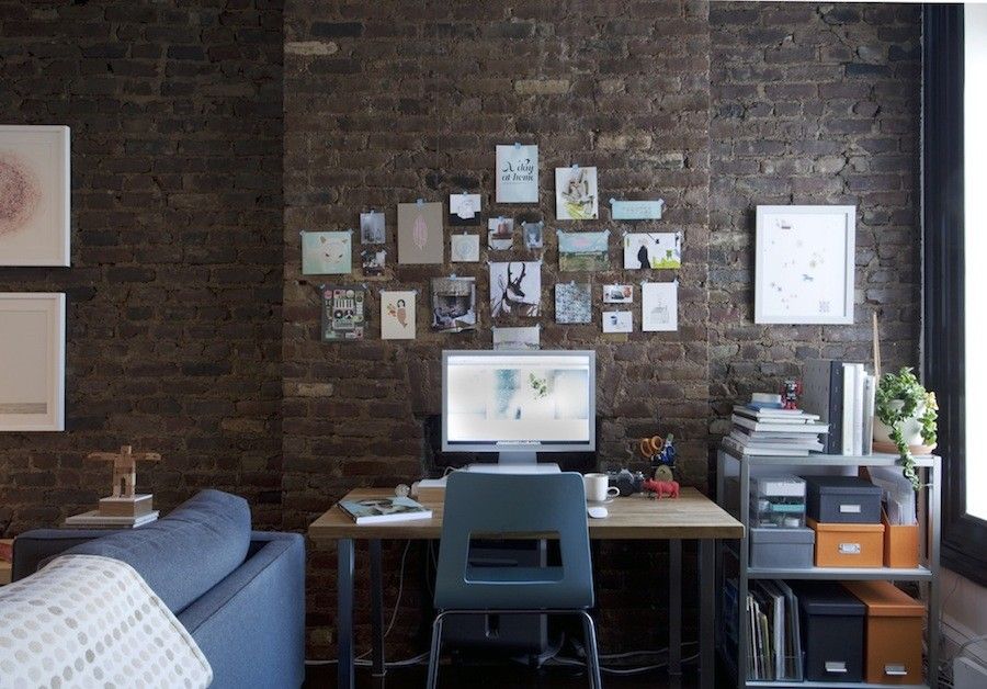 Small and ergonomic workarea in the living room