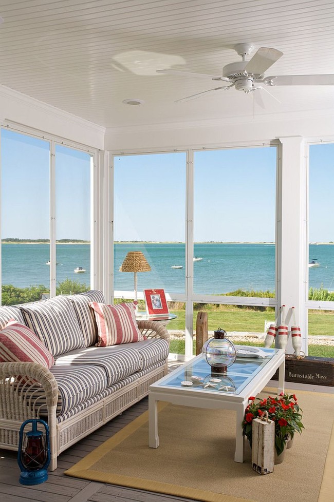 25 Cheerful and Relaxing BeachStyle Sunrooms