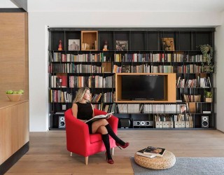 60s Italian Apartment Renovated Using Wood, Iron and Three Large Boxes!