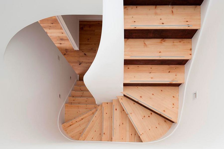 Space-saving wooden staircase design for the contemporary home