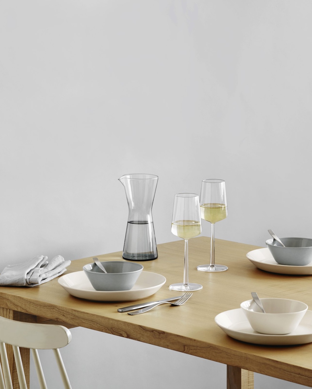 Teema and Kartio with Essence white wine glasses