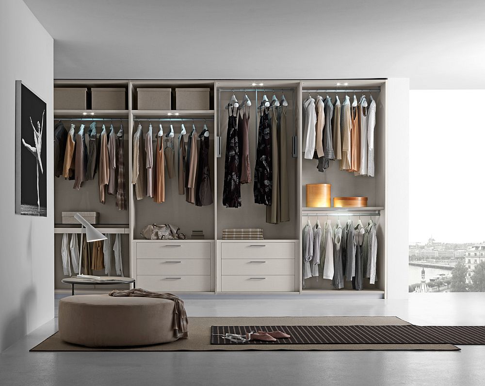 Beautiful and functional walk-in closet by Presotto Italia