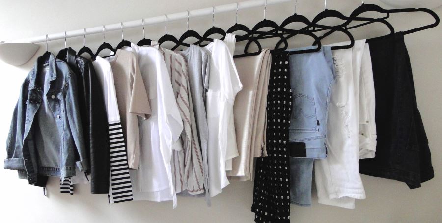 Capsule wardrobe for spring