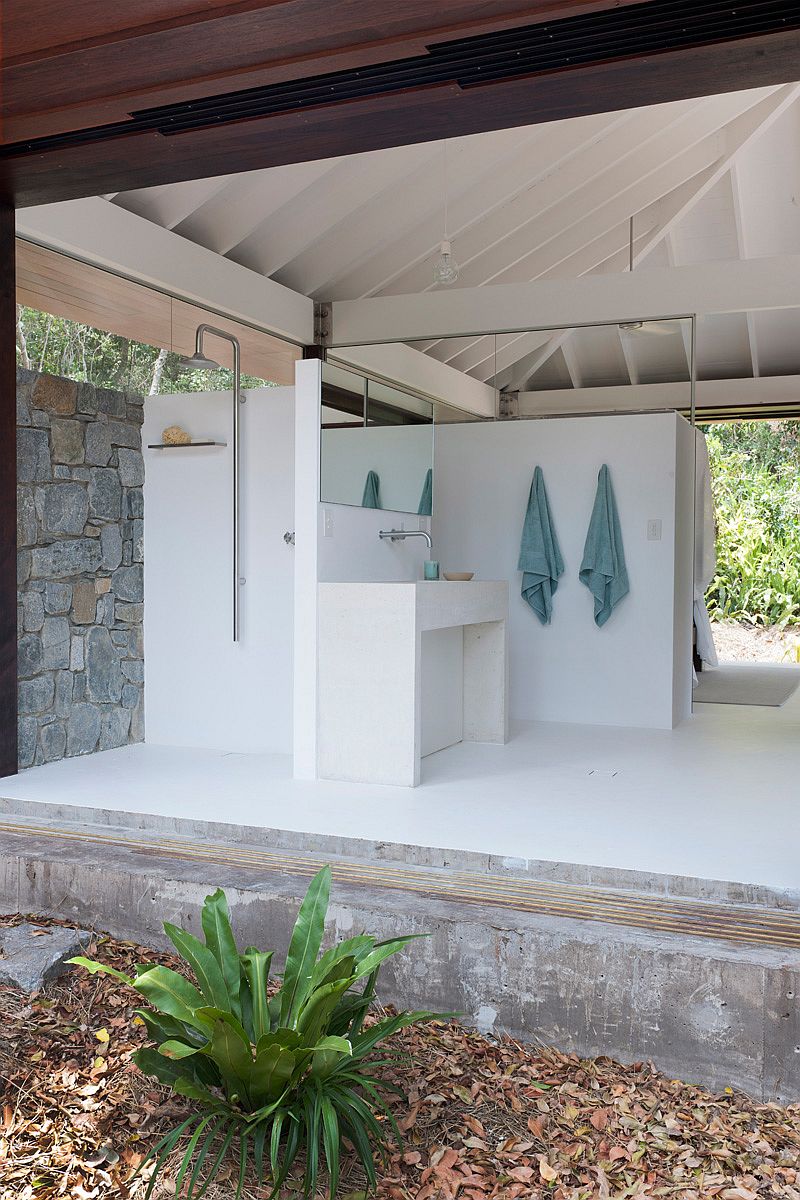 Contemporary bathroom in white of the small beach house