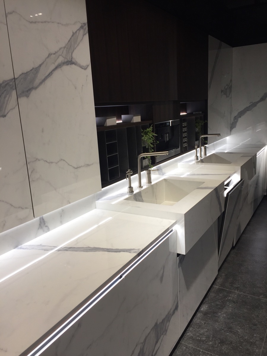 Dashing kitchen for those who adore marble