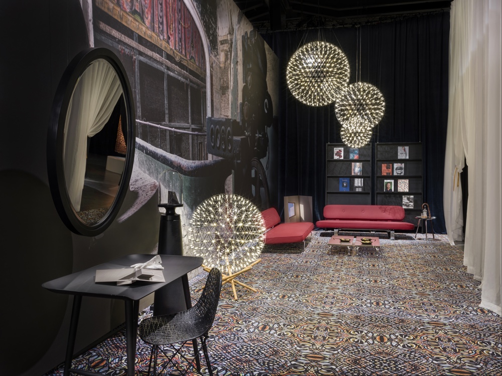 Dazzling Dialogues in Moooi setting