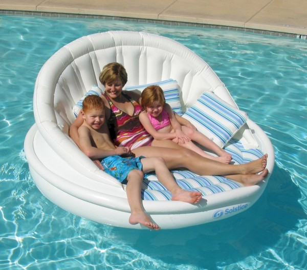 15 Best Inflatable Outdoor Sofas Perfect For Backyard Fun   Inflatable Pool Sofa From Solstice 600x527 