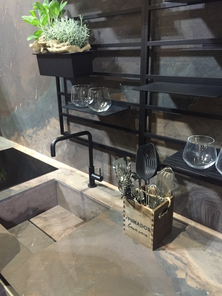 Innovative kitchen shelves and storage ideas from Maistri