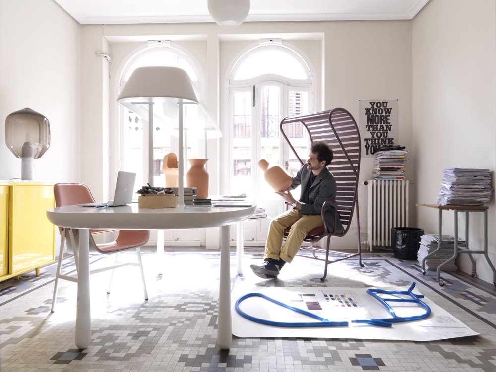 Jaime Hayon in his studio with Gardenias