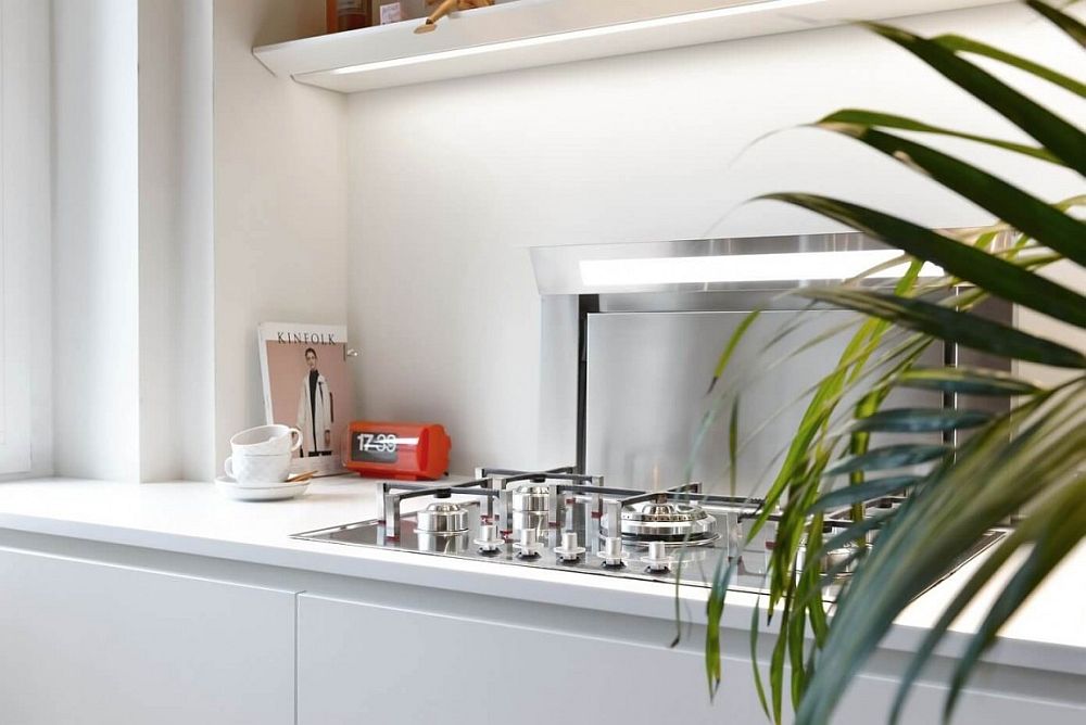 Modern appliances coupled with sleek, minimal design create a fabulous kitchen