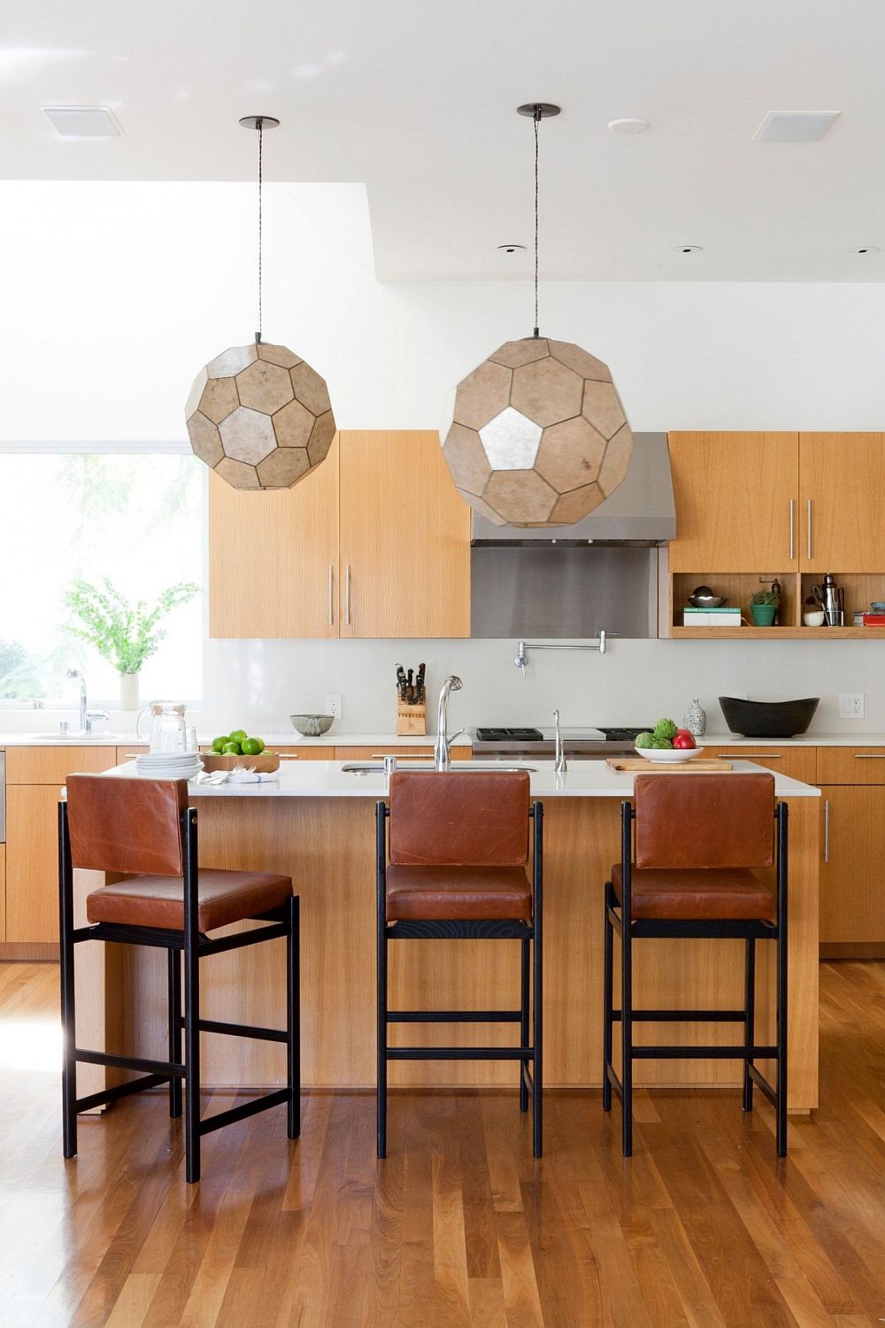 Pendant lights with hexagonal pattern for the modern kitchen