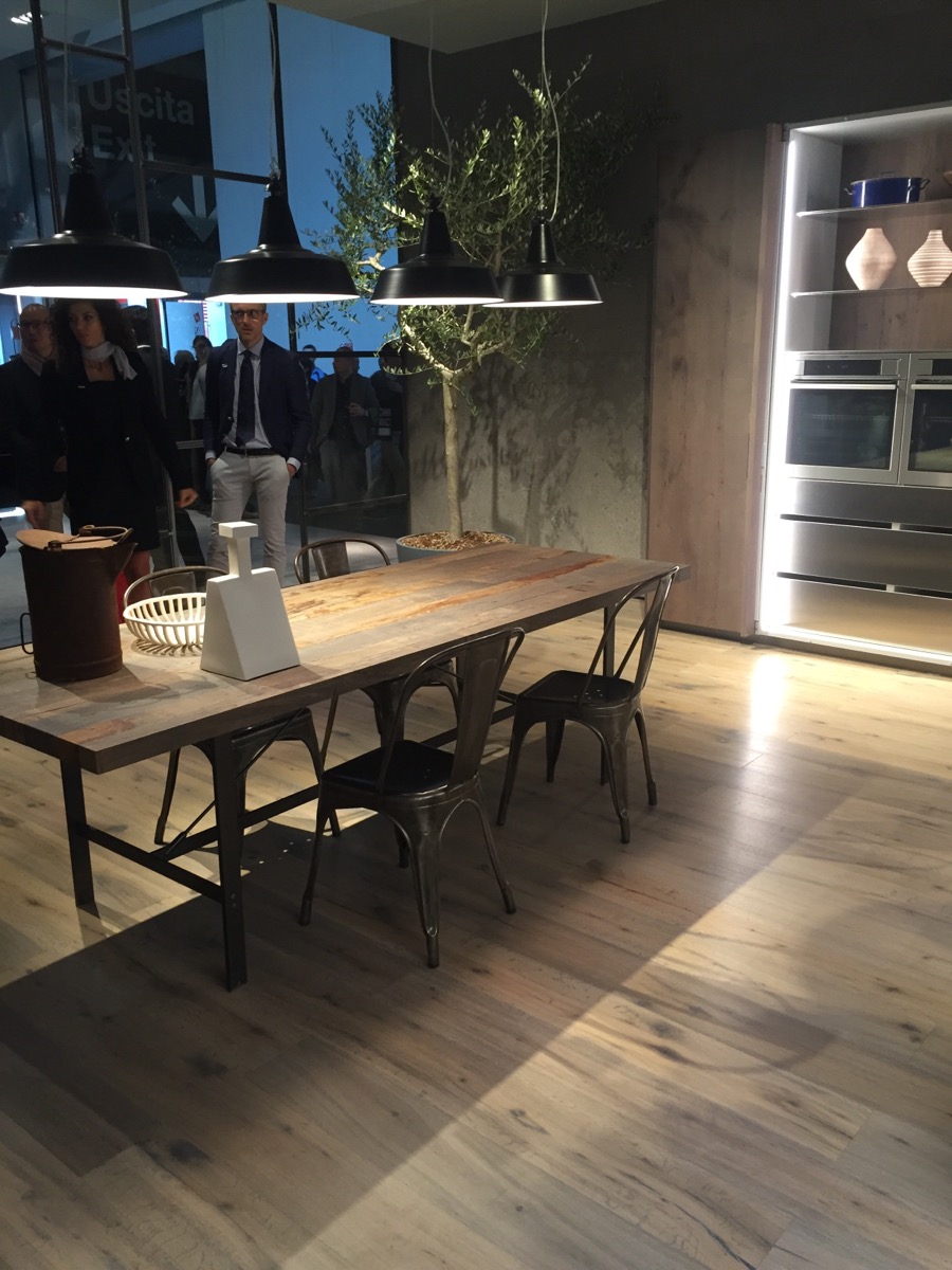 Rustic overtones and weathered surfaces make a splash at the Ernestomeda stand