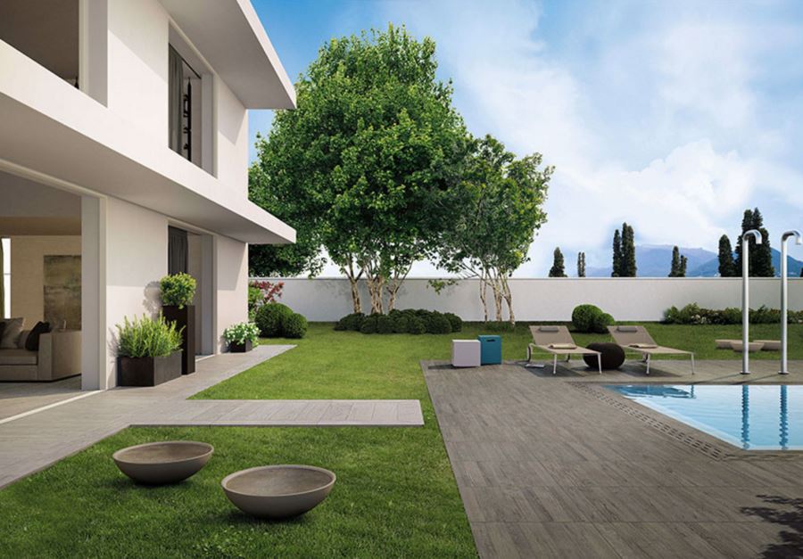 Wood-effect porcelain tile for the outdoors