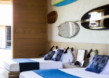 Wooden-paneling-in-a-modern-beachy-bedroom-217x155