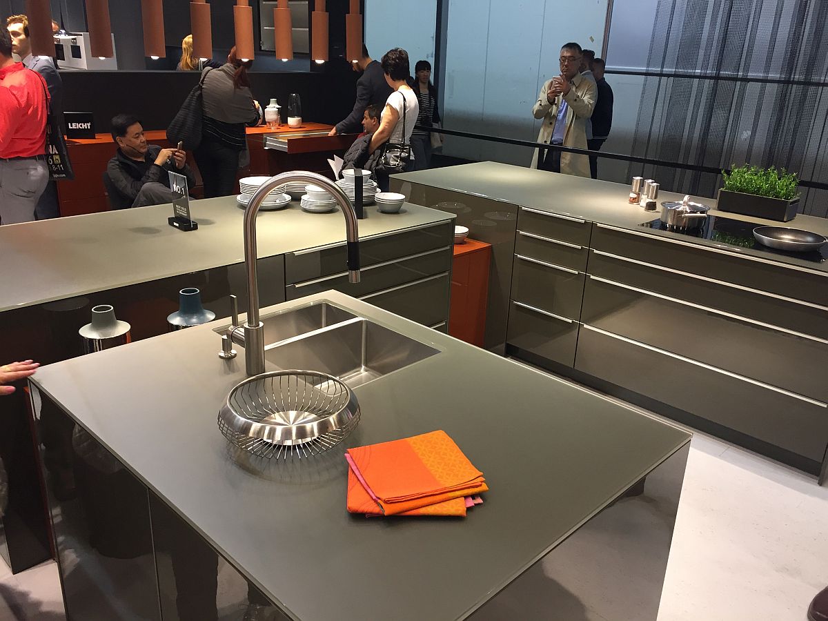 Array of ergonomic kitchen designs from Leicht at Salone del Mobile 2016