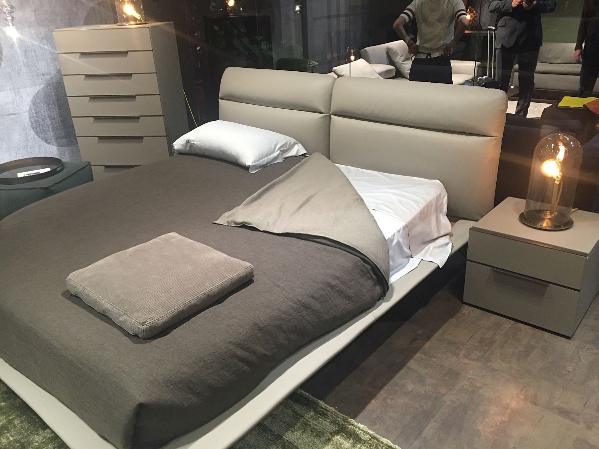 Bed with padded headboard and minimal bedside stands - Cierre stand at Milan 2016