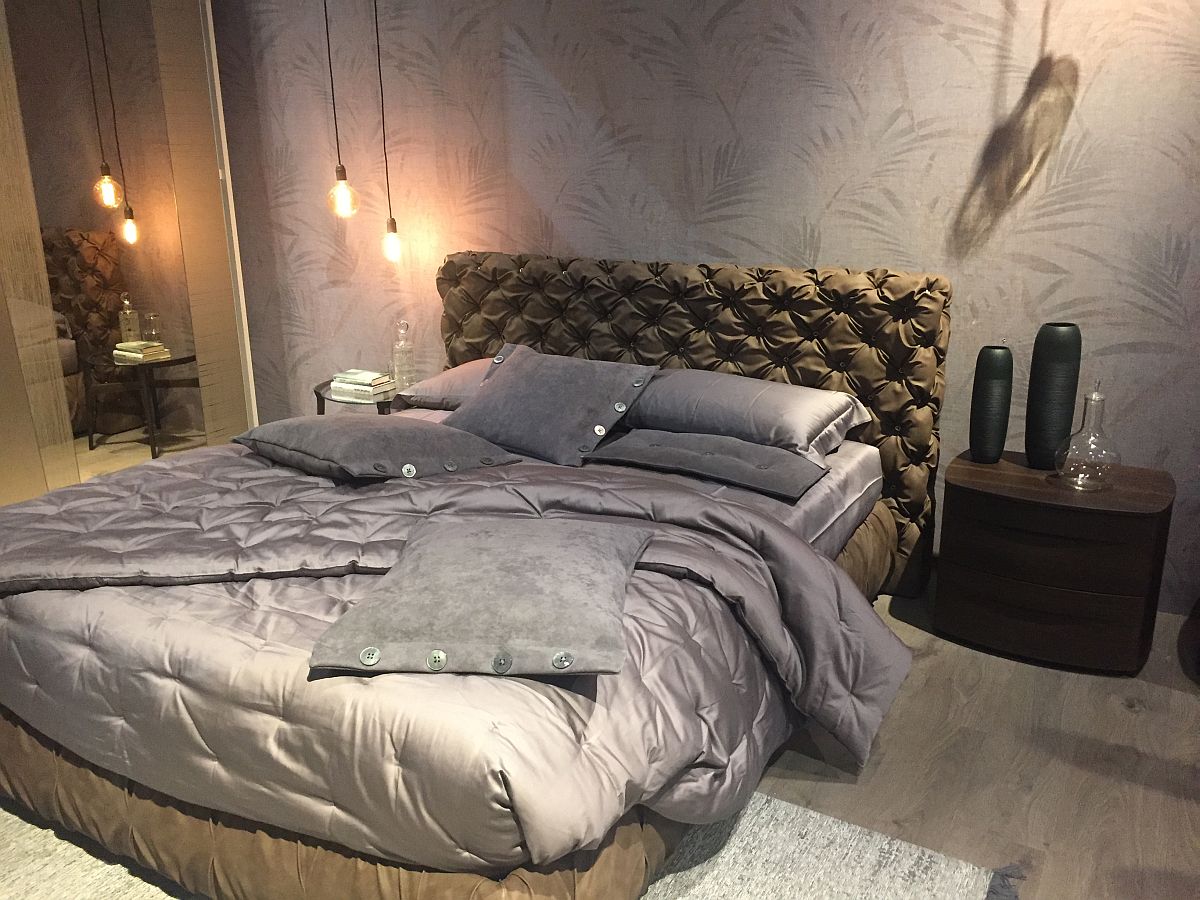 Chic and glitzy bed design from Gruppo Tomasella