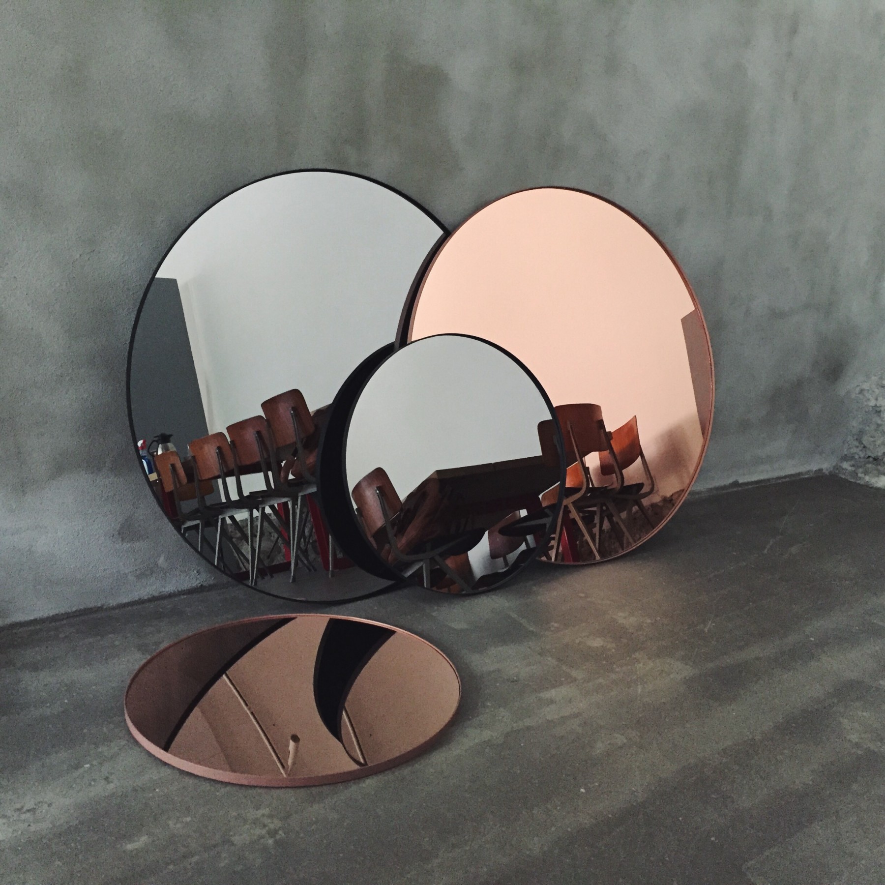 A Trendy Reflection Tinted Mirror Style