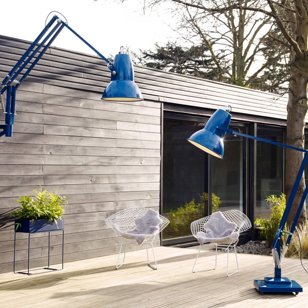 Original 1227™ Giant Outdoor wall-mounted and floor lamps.