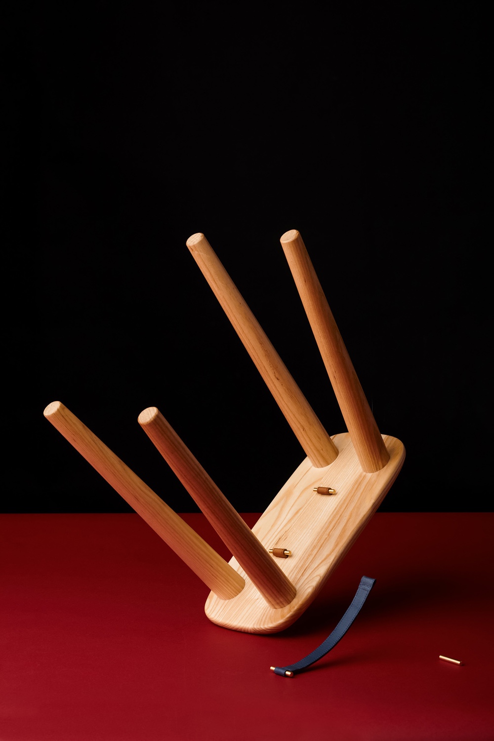 Handle Stool by Gabriel Tan. Image via Gabriel Tan Studio.