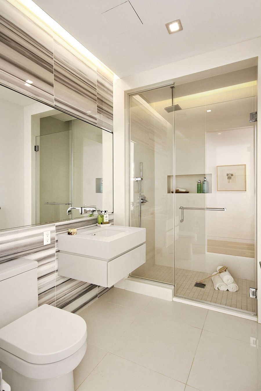 Lavish modern bathroom in white