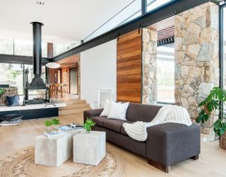 House in Stone, Glass and Steel Overlooking the Yarra River