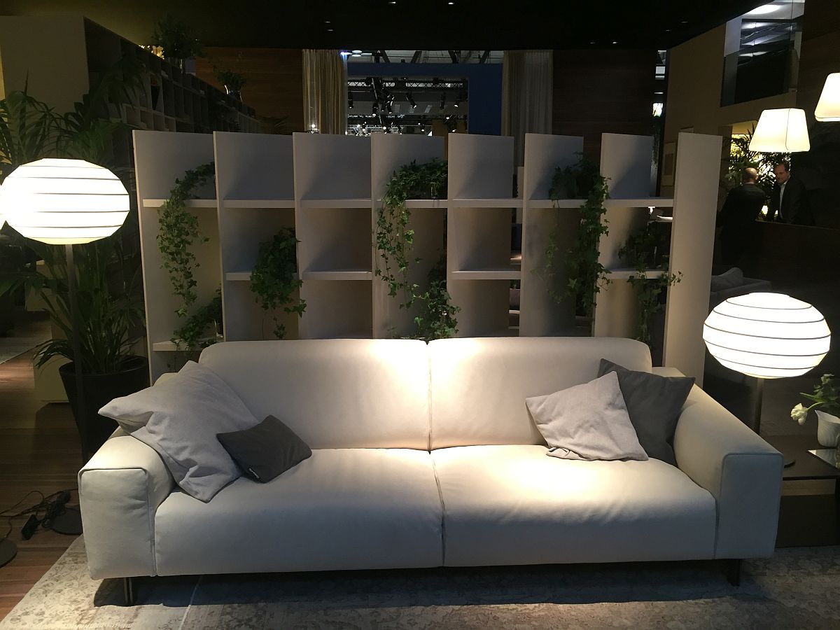 Relaxing contemporary couch in white from Chateau d’Ax