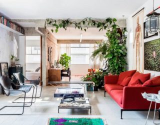 This Smart São Paulo Apartment Intertwines Greenery with Colorful Zest