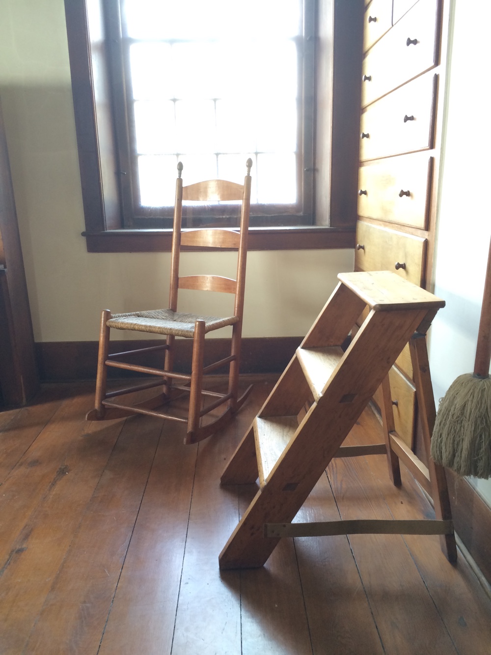 Shaker rocking chair