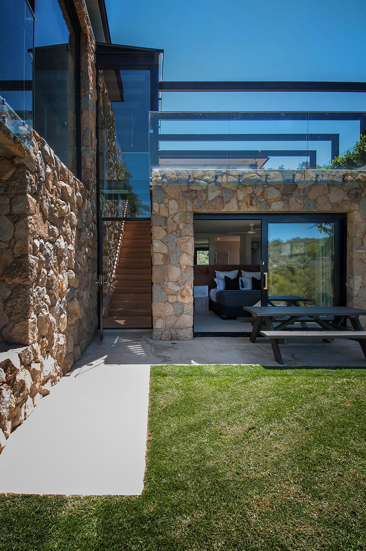 House In Stone Glass And Steel Overlooking The Yarra River