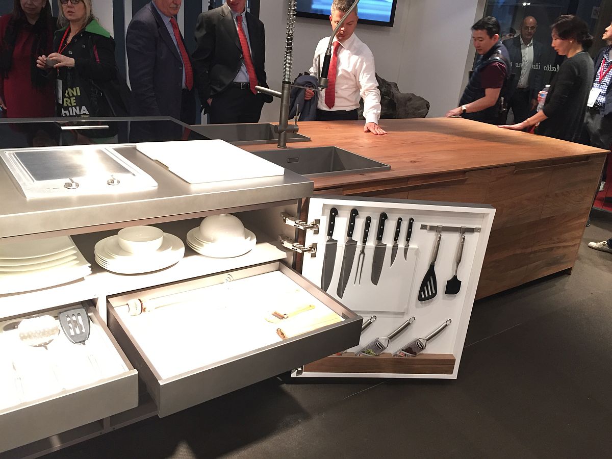 Tuck away your kitchen utensils, pots, pans and knives into the smart kitchen island shelves