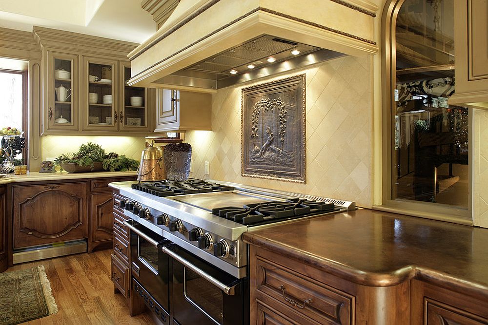 Tuscan kitchen with copper finishes is a timeless design that never dissapoints