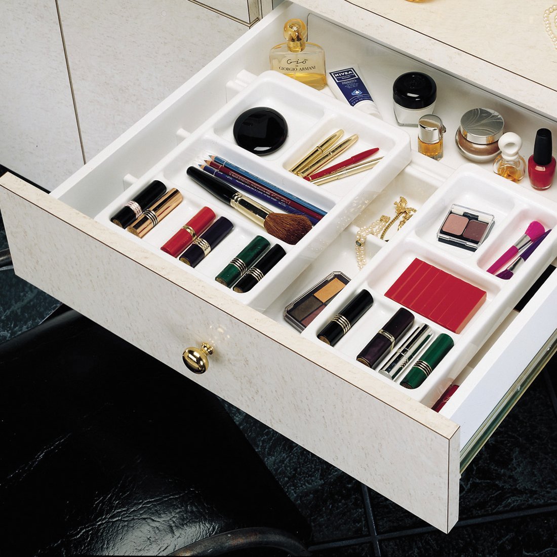 Bathroom drawer organizer