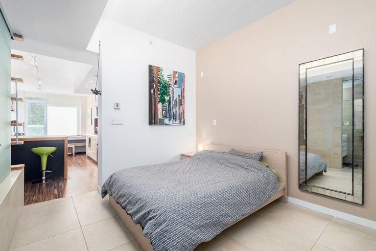 Small Modern Apartment in Vancouver Maximizes Space and Style