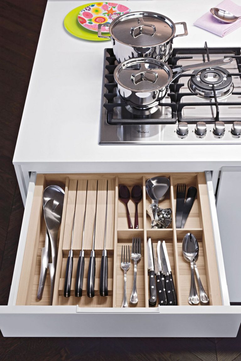 Heritage Traditional and Modern Elements Fused by the Beauty of Wood