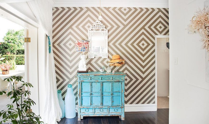 Geometric Wallpaper in Neutral Tones for a Chic
