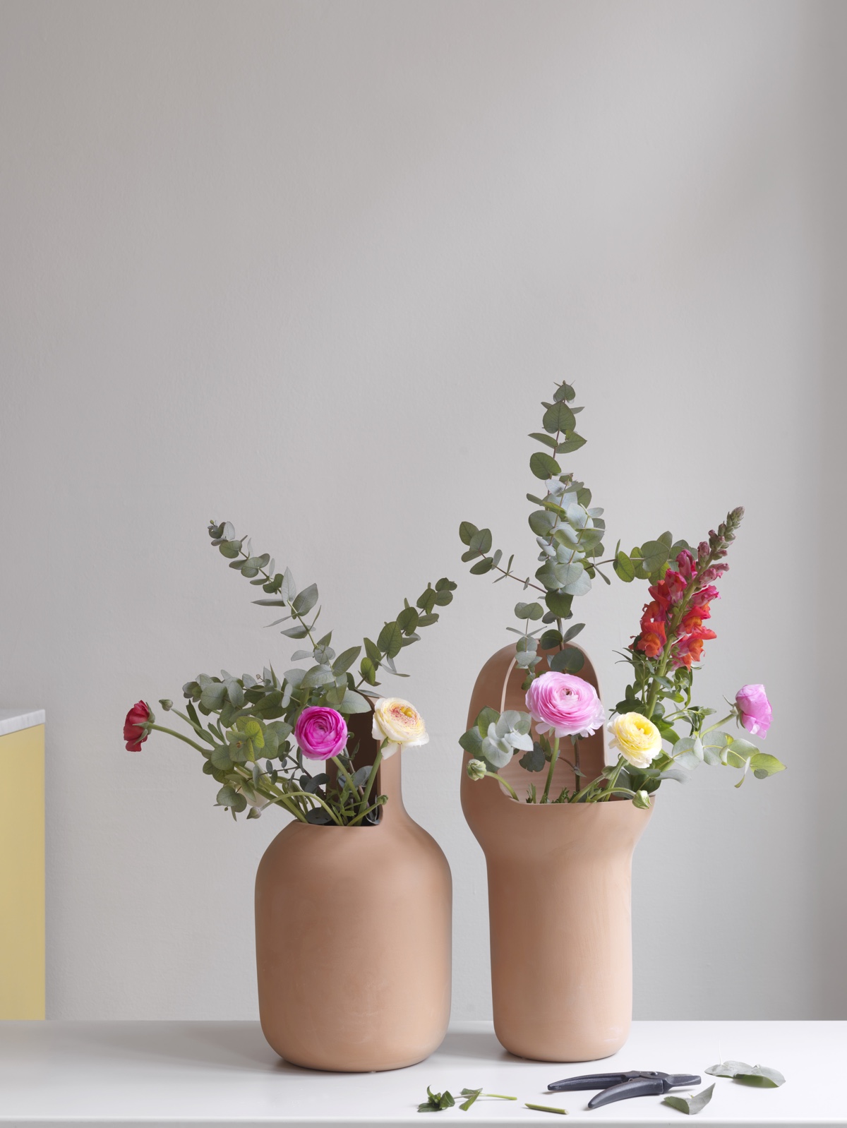 Gardenias garden vases