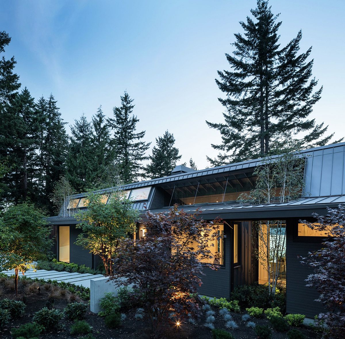 Gorgeous and relaxing contemporary home in in West Vancouver, British Columbia