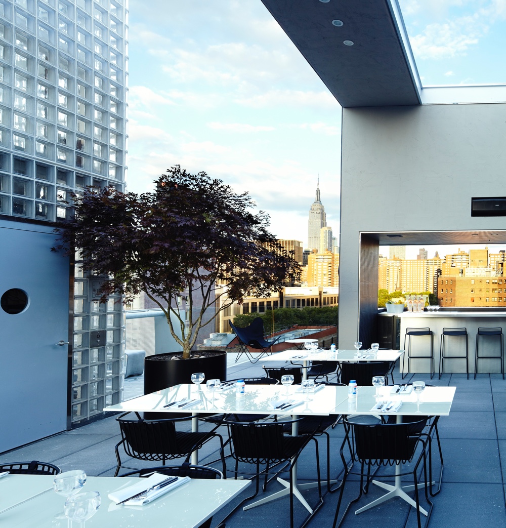 Hôtel Americano rooftop grill. Photo  by TEN Arquitectos.