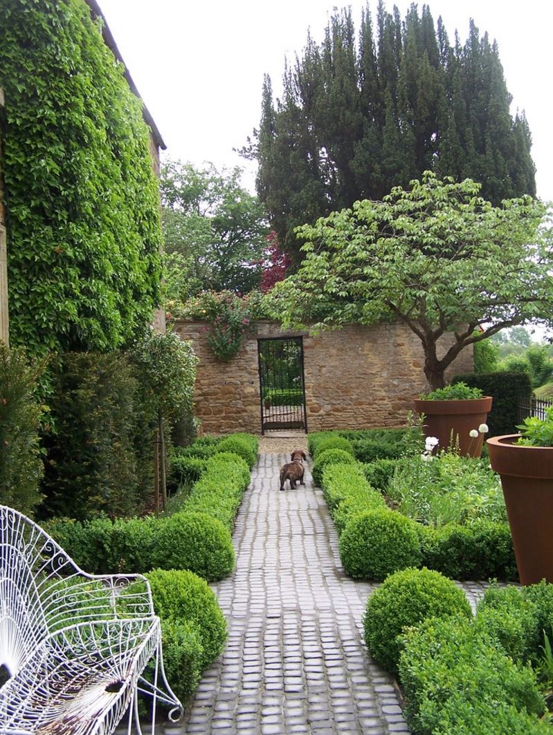 Inviting garden path