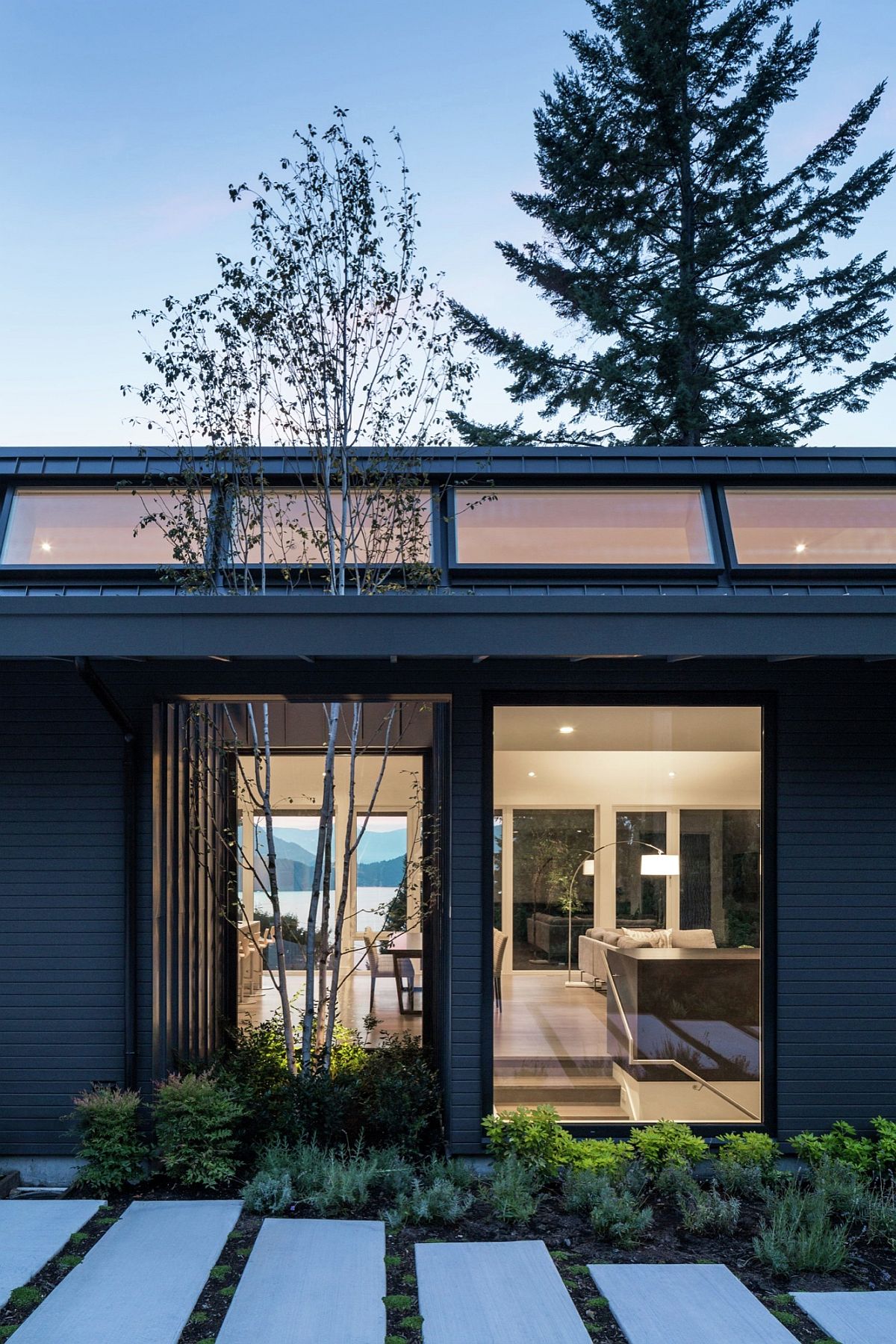 Love for nature and a soothing ambiance shape fabulous home in Vancouver