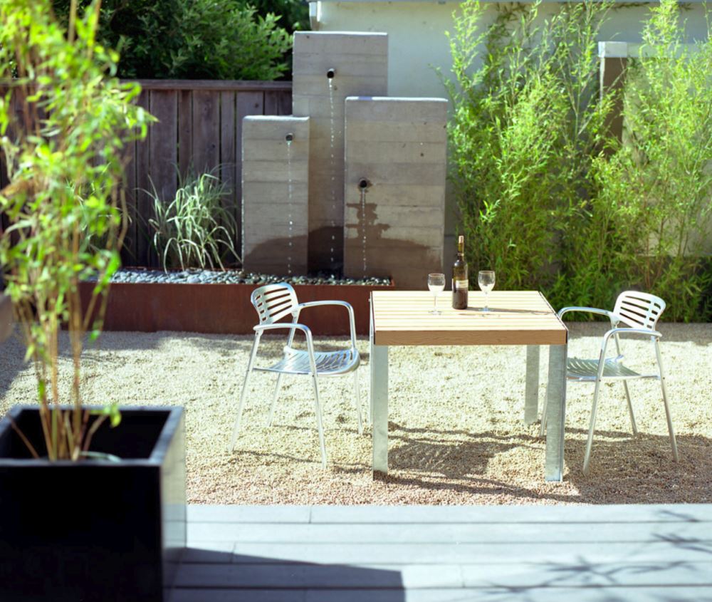 Modern outdoor fountain