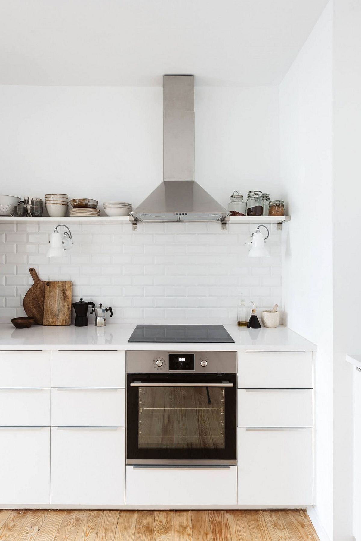 Polished kitchen countertop in white and nifty modern cabinets